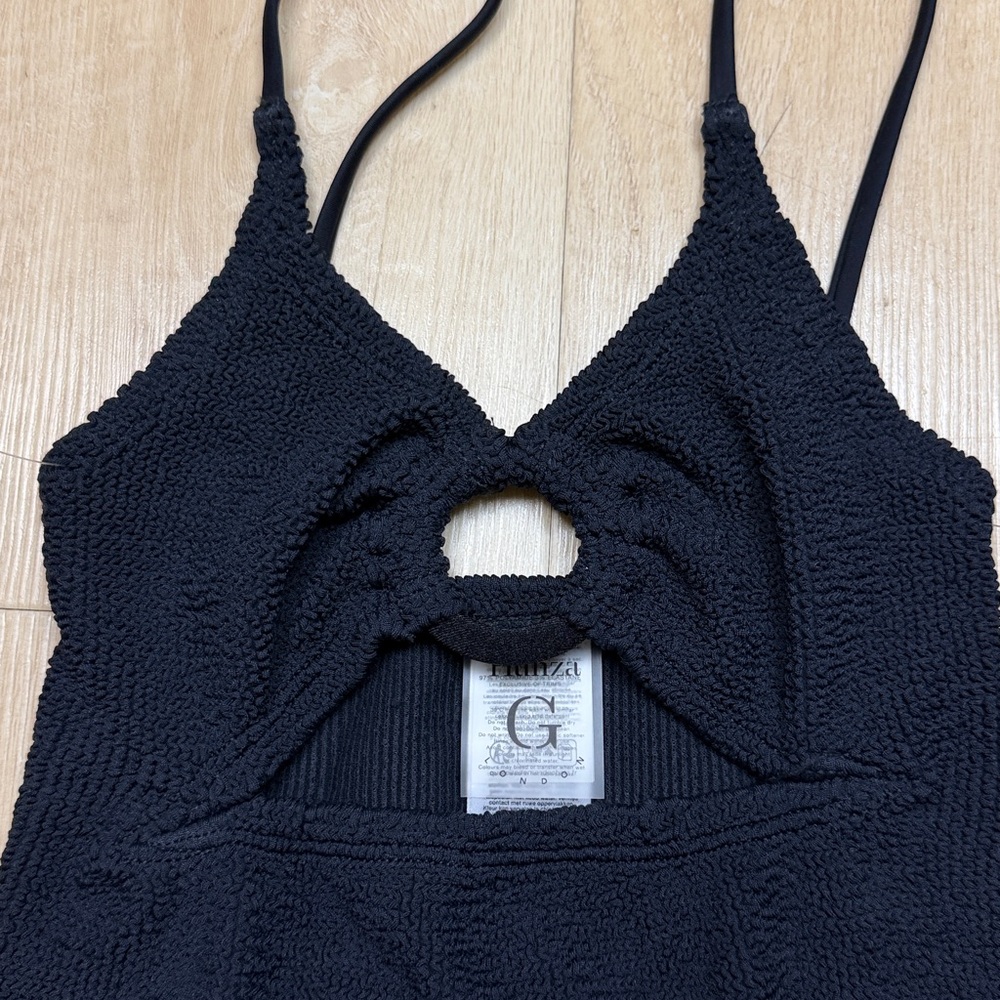 HUNZA G textured swimsuit - Picture 7 of 8